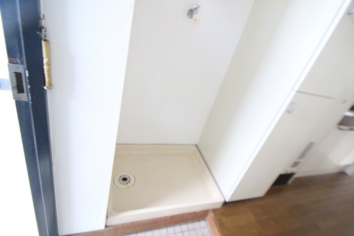 物件内観写真14　(洗濯機置場)