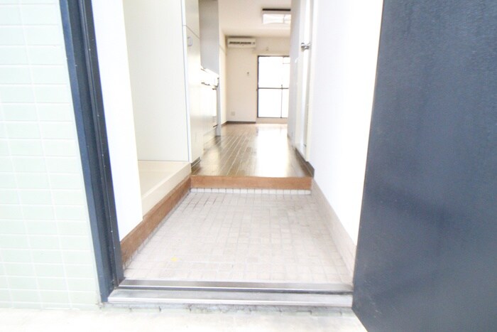 物件内観写真15　(玄関)