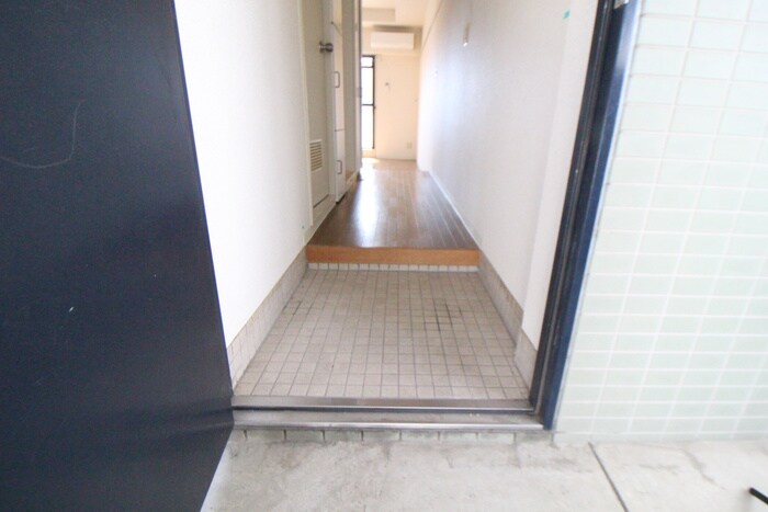 物件内観写真15　(玄関)