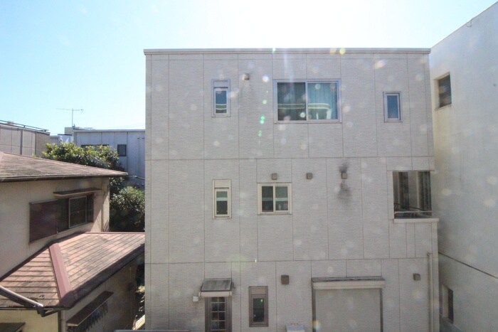 物件内観写真17　(室内からの展望)