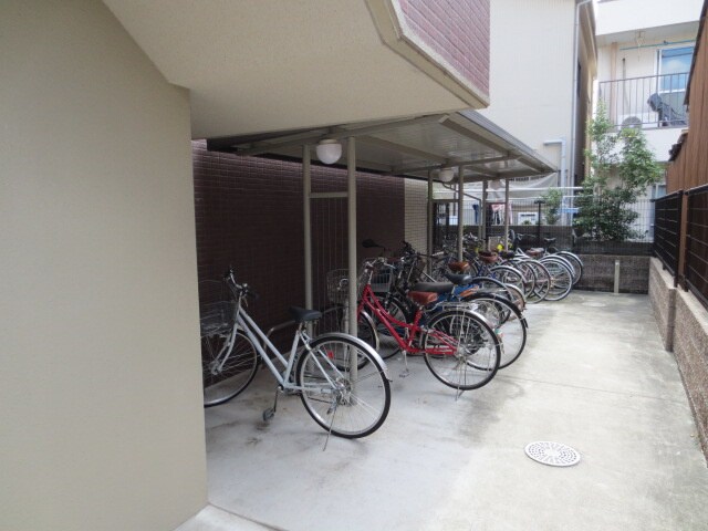 物件外観写真3　(駐輪場)