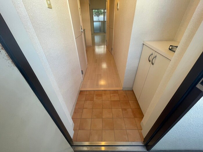 物件内観写真17　(玄関)