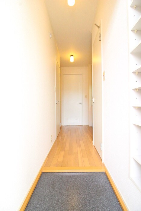 物件内観写真15　(玄関)