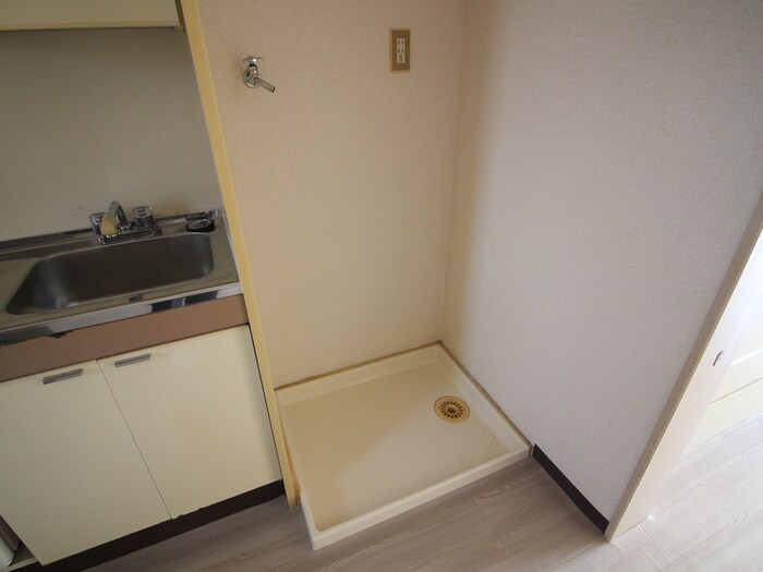 物件内観写真15　(洗濯機置場)