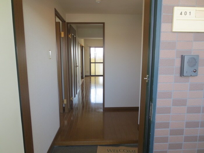 物件内観写真7　(玄関)