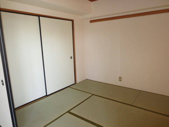 物件内観写真13　(居室)