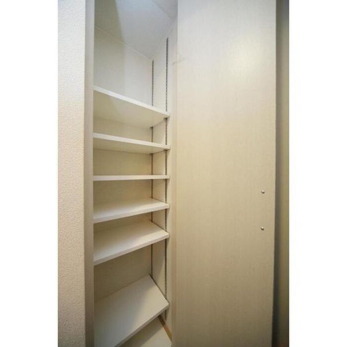 物件内観写真12　(靴箱)