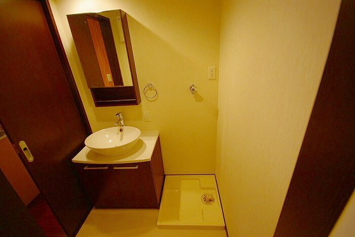 物件内観写真12　(洗濯機置場)