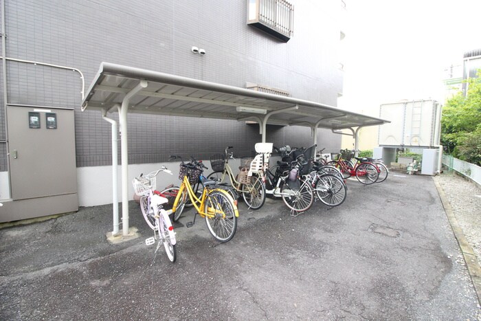 物件外観写真3　(駐輪場)
