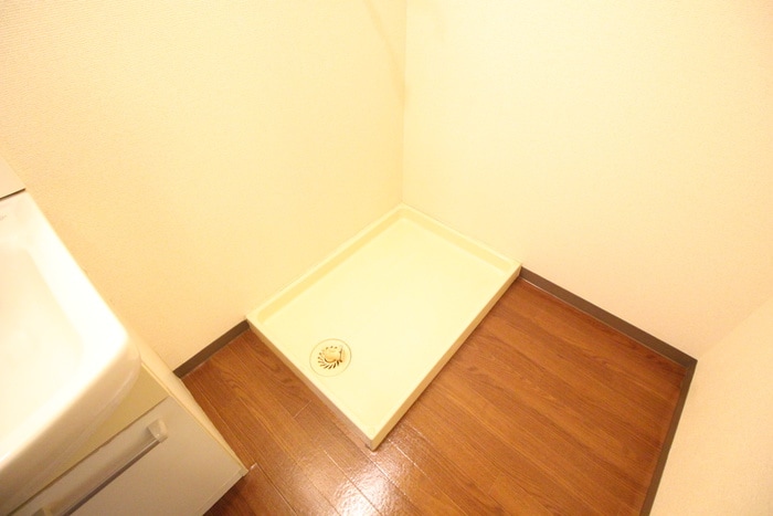 物件内観写真17　(洗濯機置場)