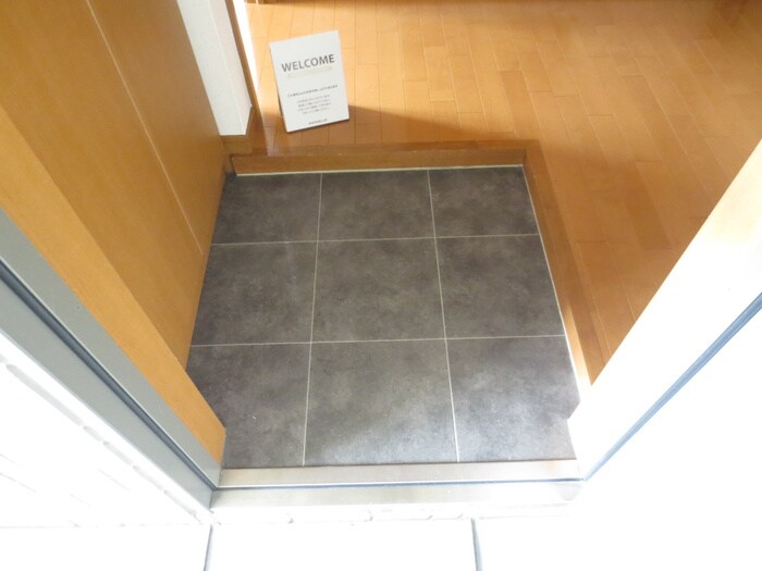 物件内観写真10　(玄関)