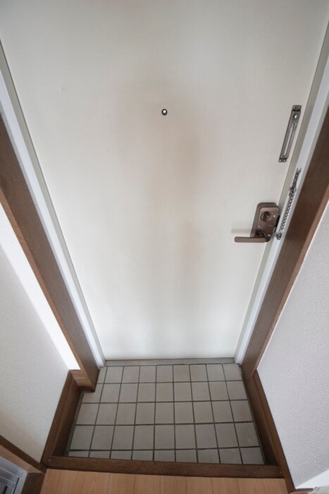 物件内観写真12　(玄関)