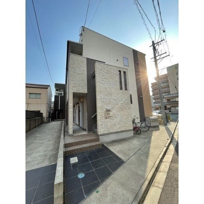 物件外観写真2　(外観写真)