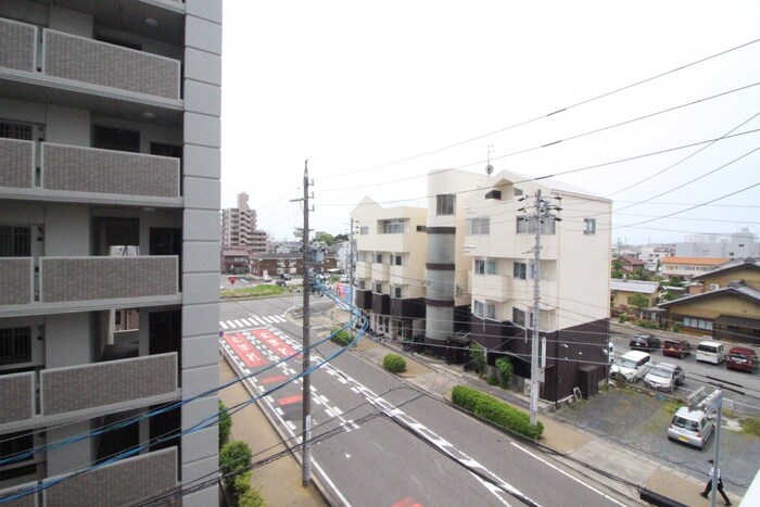 物件内観写真22　(室内からの展望)