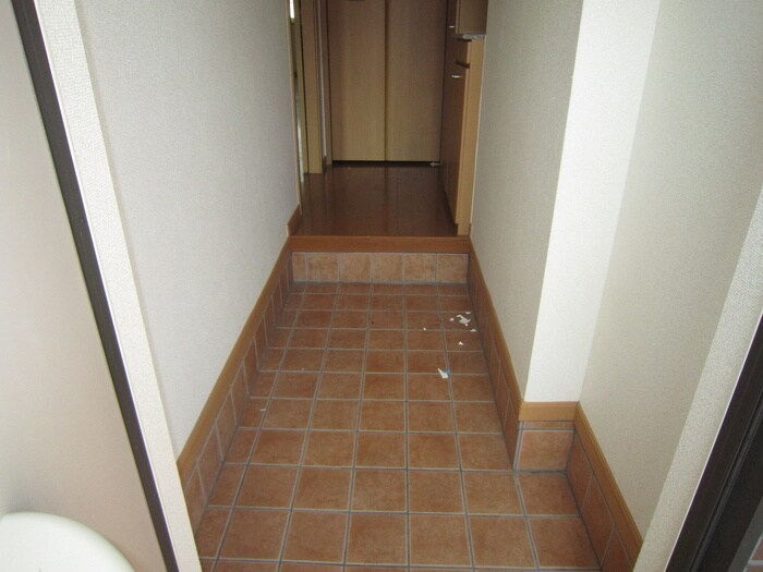 物件内観写真13　(玄関)
