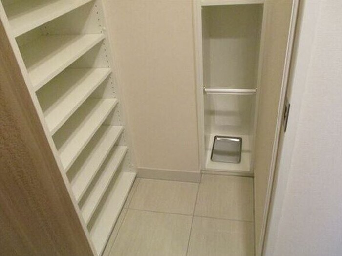 物件内観写真8　(収納)