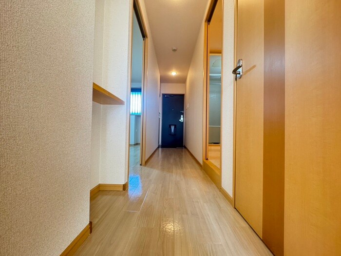 物件内観写真18　(廊下)