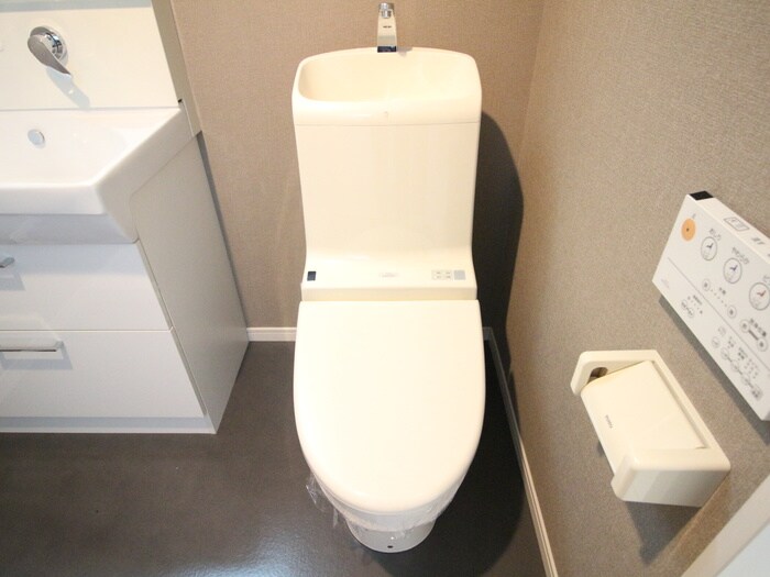 物件内観写真14　(トイレ)