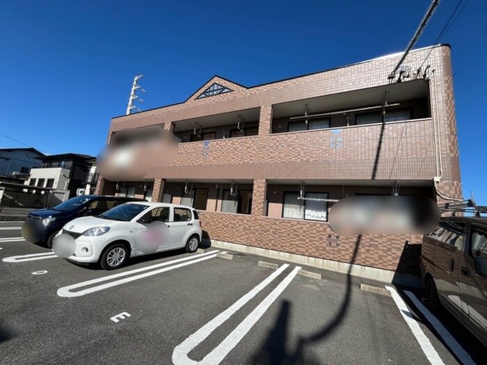 物件外観写真3　(駐車場)