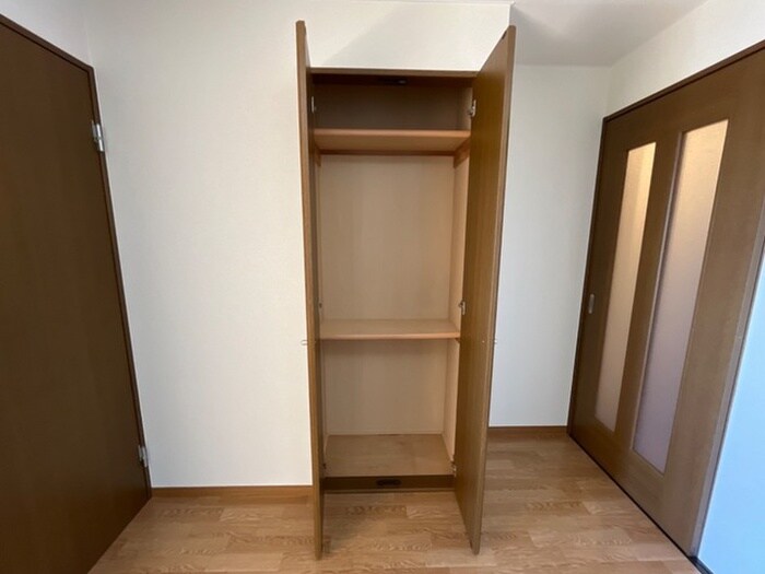 物件内観写真15　(収納)