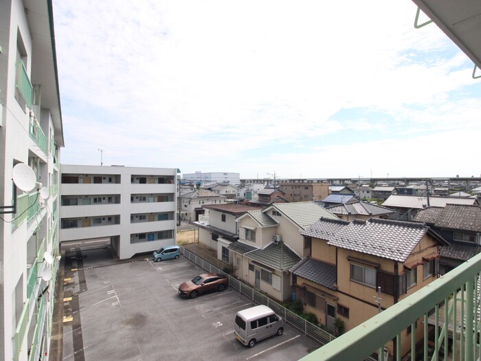 物件内観写真14　(室内からの展望)