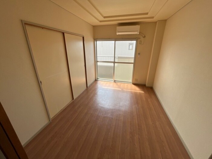 物件内観写真12　(廊下)