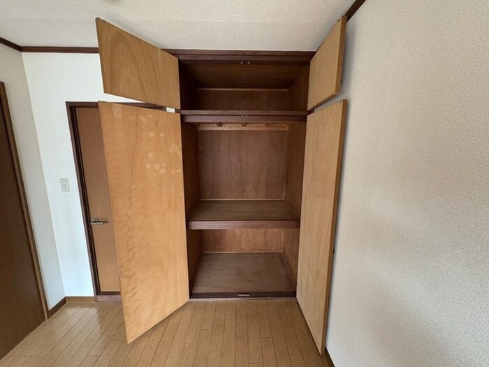 物件内観写真16　(収納)