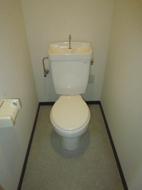 物件内観写真14　(トイレ)