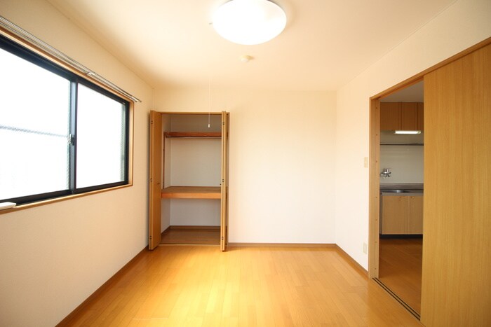 物件内観写真10　(居室)