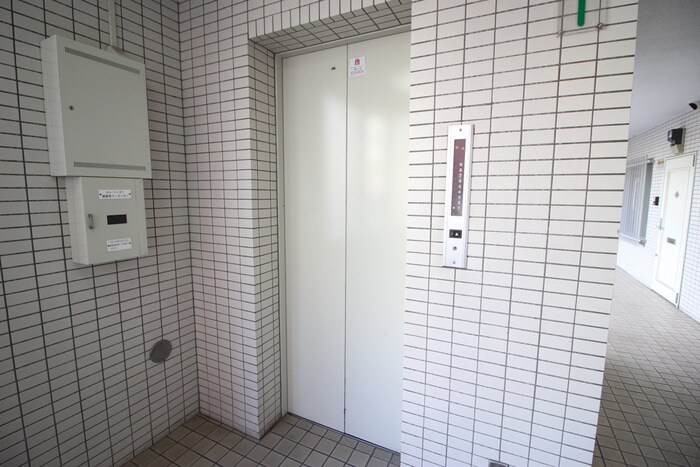 物件外観写真5　(駐車場)