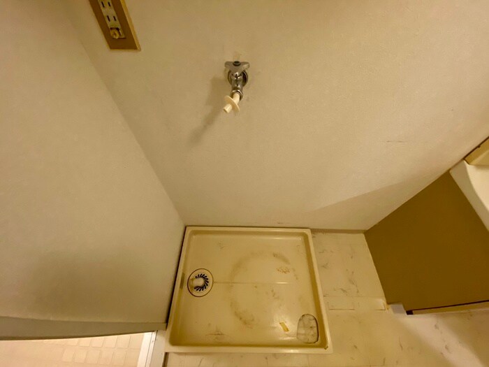 物件内観写真12　(洗濯機置場)