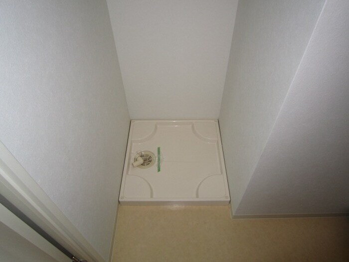 物件内観写真14　(洗濯機置場)