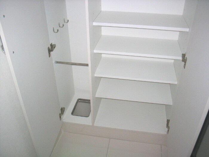 物件内観写真15　(靴箱)