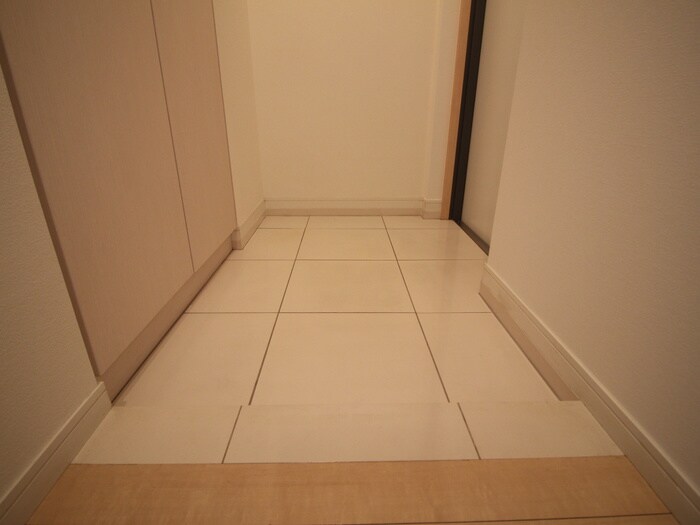 物件内観写真15　(玄関)