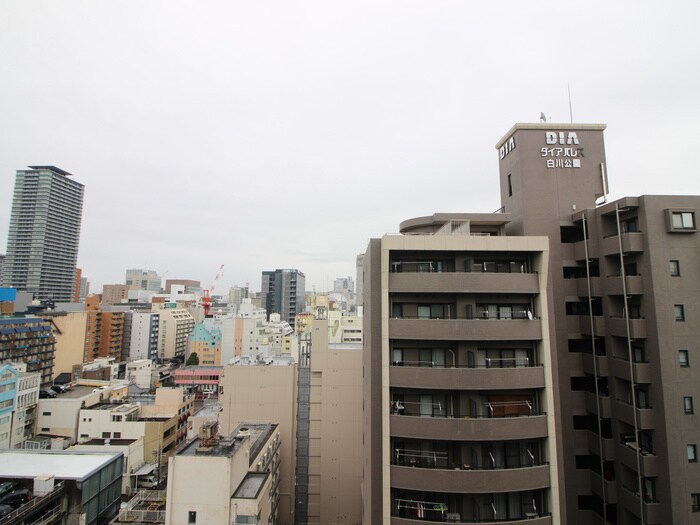 物件内観写真16　(室内からの展望)