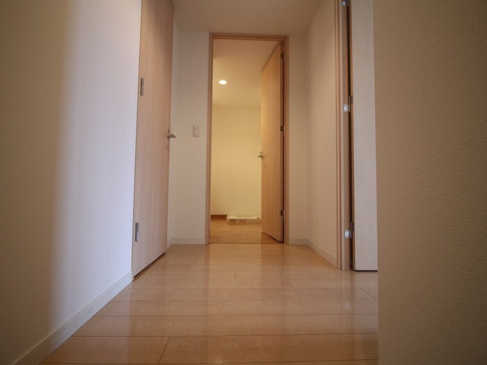 物件内観写真20　(廊下)