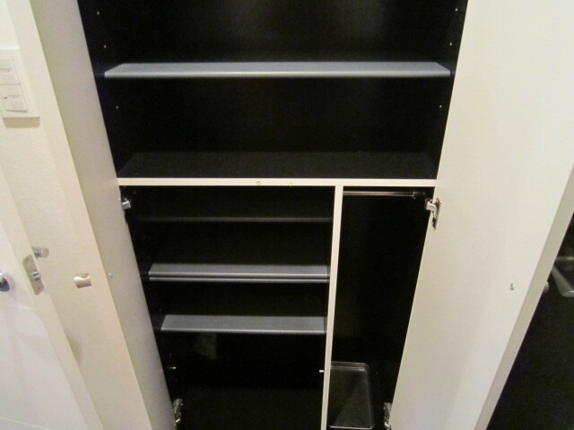 物件内観写真8　(靴箱)