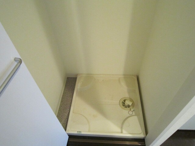 物件内観写真9　(洗濯機置場)