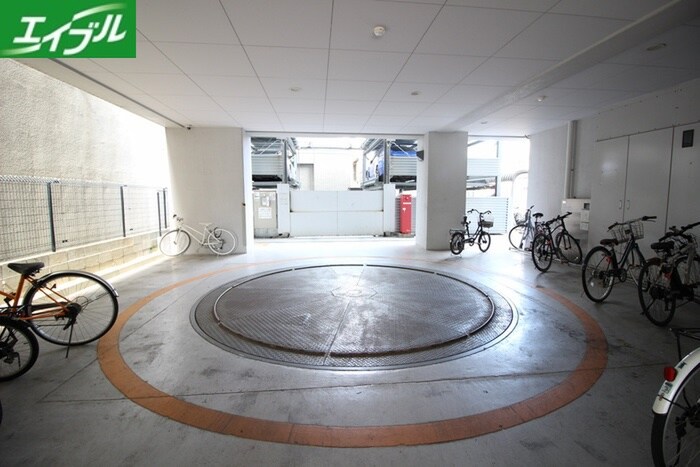 物件外観写真5　(駐車場)