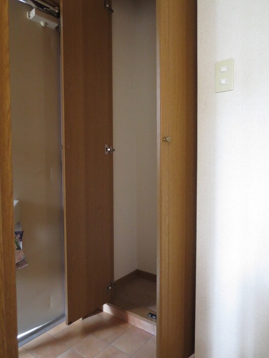 物件内観写真5　(収納)