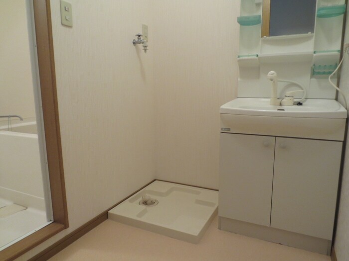 物件内観写真7　(洗濯機置場)