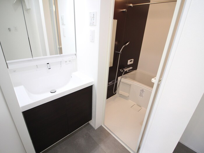物件内観写真11　(洗面)
