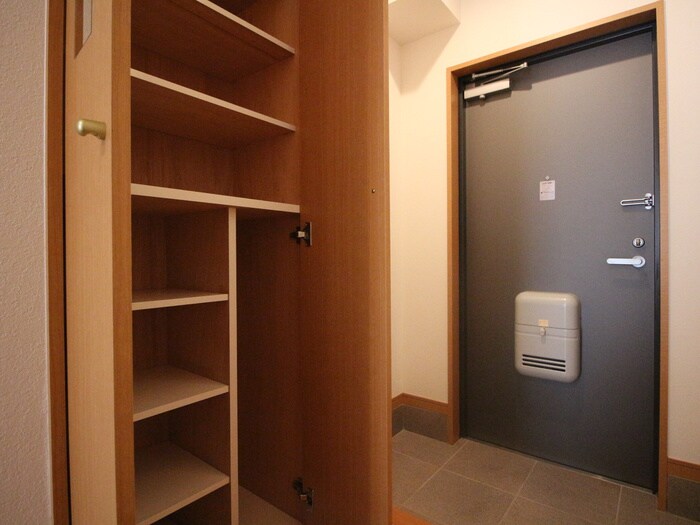 物件内観写真21　(玄関)