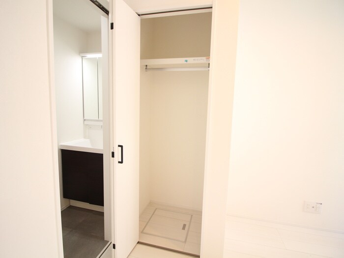 物件内観写真13　(収納)