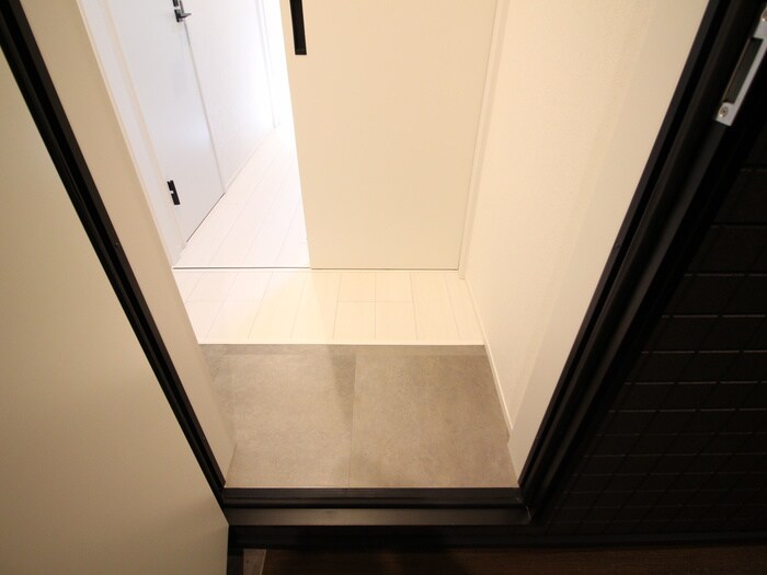 物件内観写真16　(玄関)