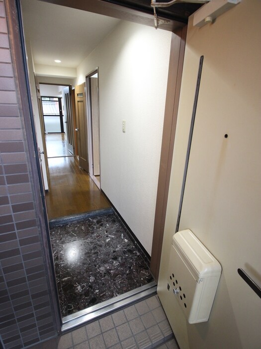 物件内観写真17　(玄関)