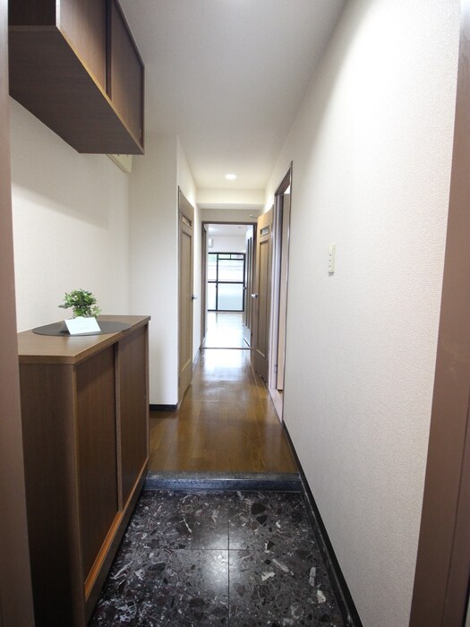 物件内観写真18　(廊下)