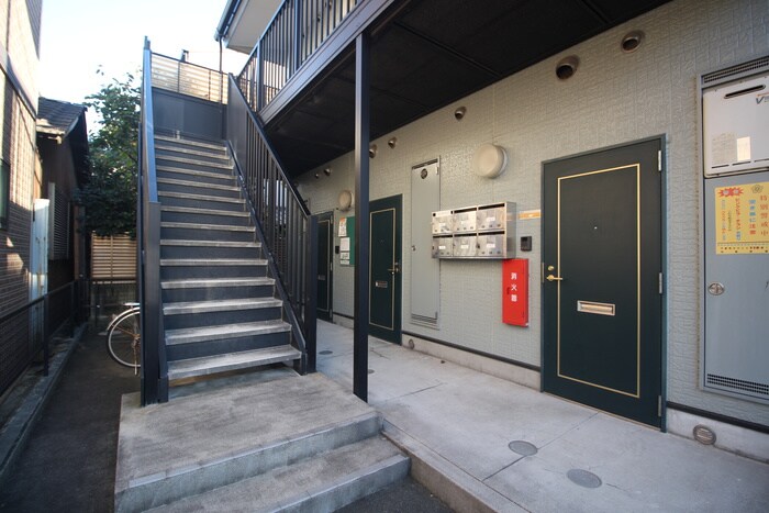 物件外観写真3　(エントランス部分)