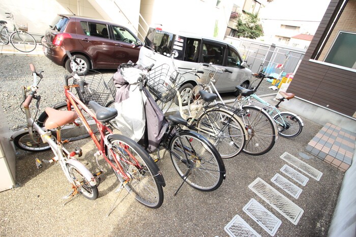 物件外観写真5　(駐輪場)