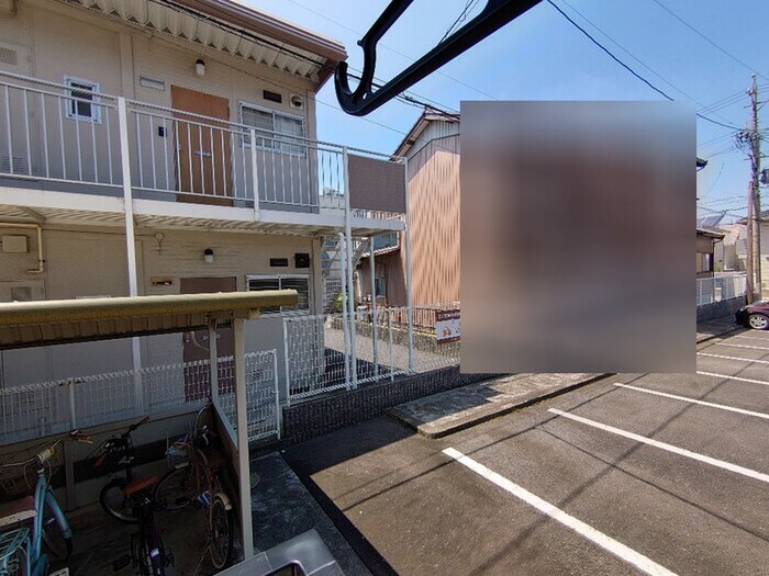 物件外観写真2　(駐車場)